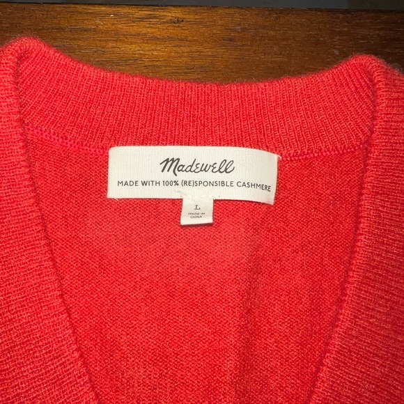 Madewell (Re)sponsible Cashmere V-Neck Sweater - Picture 9 of 9